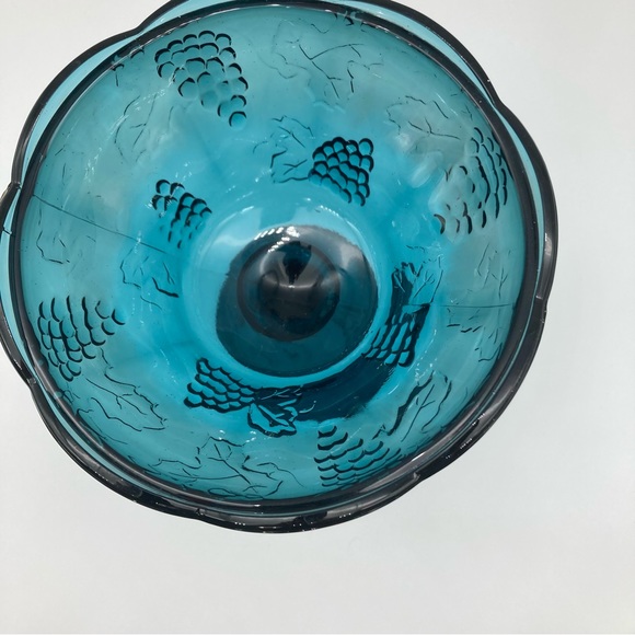 Indiana Glass teal pedestal dish grape pattern - Picture 5 of 12